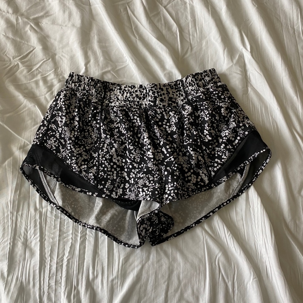 Lululemon Hotty Hot shorts